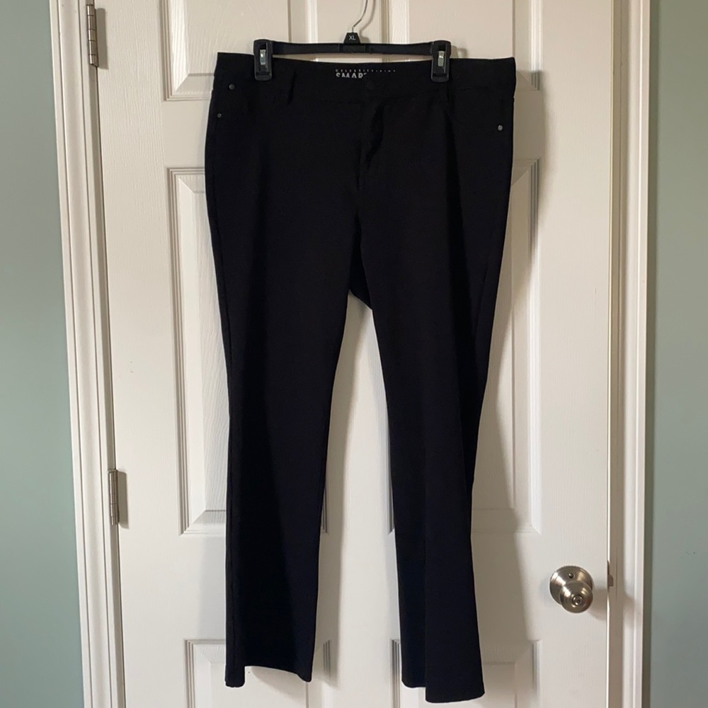 Celebrity * Pink Smart Pant. Excellent Condition, Boot Cut, Black Dress Pants.